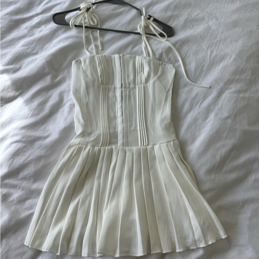 Elegant White Pleated Dress